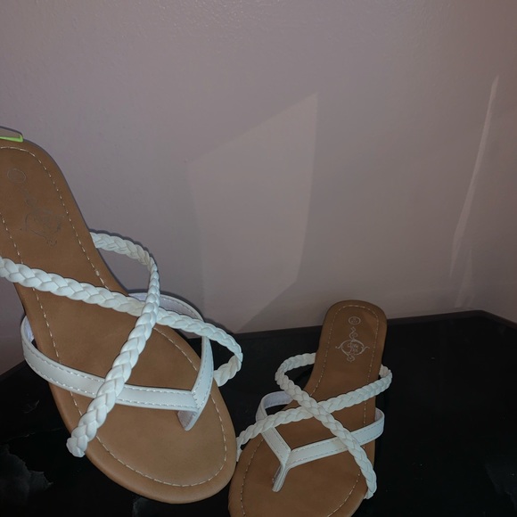 sandals🤍 - Picture 2 of 3